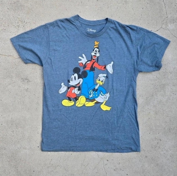 Mickey Men's Size L Mickey and Friends Graphic print t-shirt In … - Picture 2 of 4